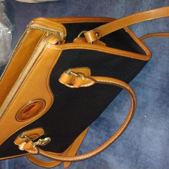 Brand new Dooney & Bourke bag - Picture 1 of 14